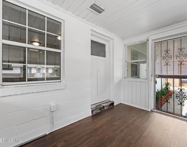 1424 W 9th Street - Photo Thumbnail 2