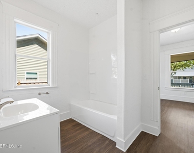 1123 E 14th Street - Photo Thumbnail 14