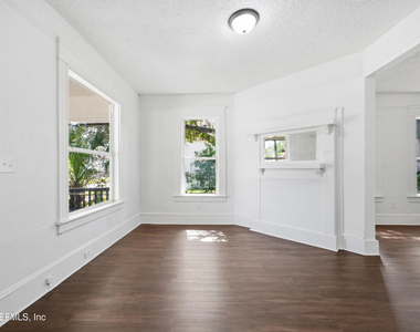 1123 E 14th Street - Photo Thumbnail 5