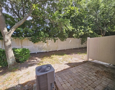 6194 High Tide Boulevard - Photo Thumbnail 5