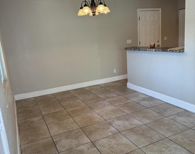 3923 Harbor View Drive - Photo Thumbnail 2