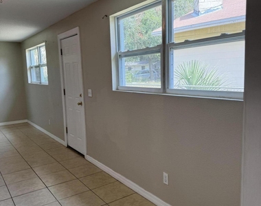 3923 Harbor View Drive - Photo Thumbnail 6