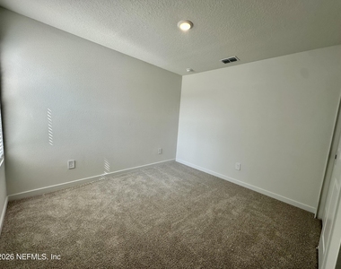 166 Yellowstone Drive - Photo Thumbnail 8