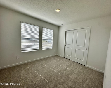 166 Yellowstone Drive - Photo Thumbnail 7