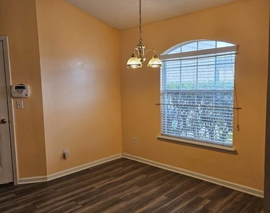 1276 Winding Brook Court - Photo Thumbnail 2