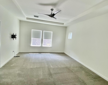 1139 N Market Street - Photo Thumbnail 19