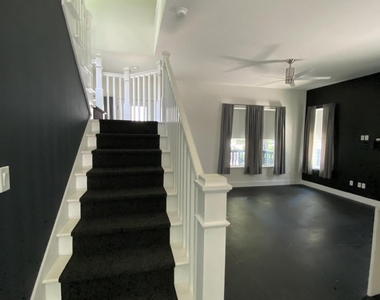 1139 N Market Street - Photo Thumbnail 16