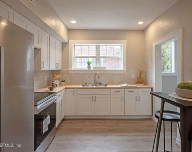 325 Alder Street - Photo Thumbnail 10