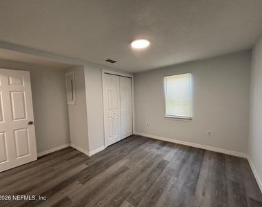 9454 Campus Avenue - Photo Thumbnail 6
