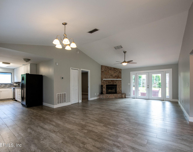 11448 Sugar Maple Place S - Photo Thumbnail 3