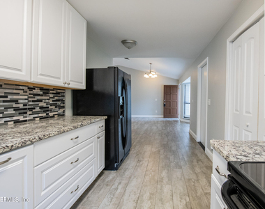11448 Sugar Maple Place S - Photo Thumbnail 8