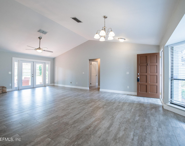 11448 Sugar Maple Place S - Photo Thumbnail 9
