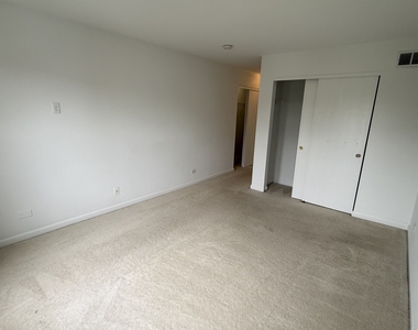 10856 Cape Cod Lane - Photo Thumbnail 4