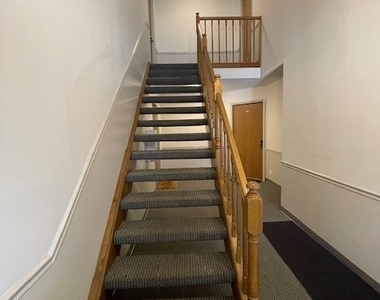624 Berkley Court - Photo Thumbnail 2
