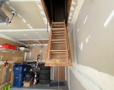 624 Berkley Court - Photo Thumbnail 10