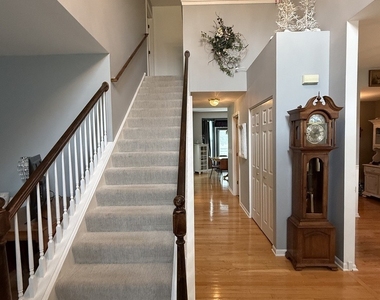 209 Rogers Way - Photo Thumbnail 3
