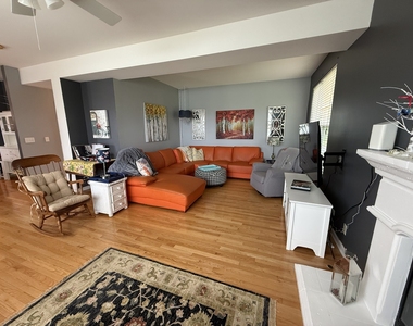 209 Rogers Way - Photo Thumbnail 12