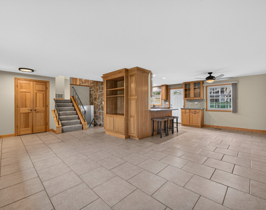 135 Jeffery Lane - Photo Thumbnail 4