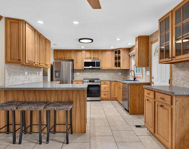 135 Jeffery Lane - Photo Thumbnail 8