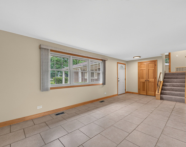 135 Jeffery Lane - Photo Thumbnail 2