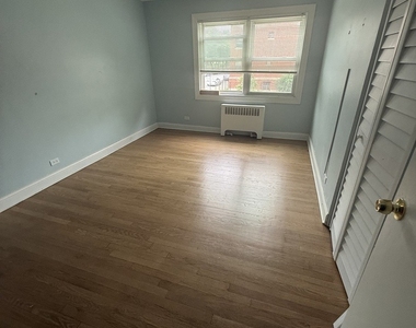 6700 S Paxton Avenue - Photo Thumbnail 9