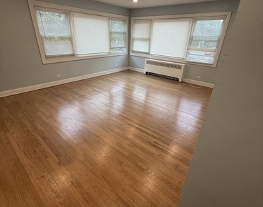 6700 S Paxton Avenue - Photo Thumbnail 6