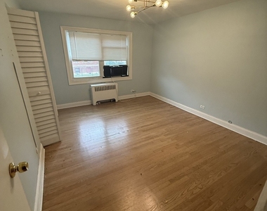 6700 S Paxton Avenue - Photo Thumbnail 7