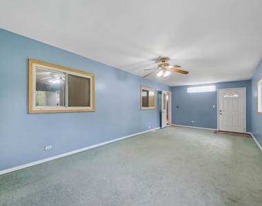 670 Lakeview Lane - Photo Thumbnail 17
