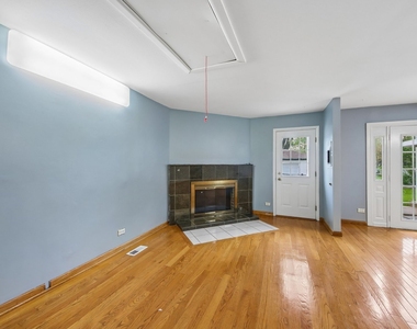 670 Lakeview Lane - Photo Thumbnail 9