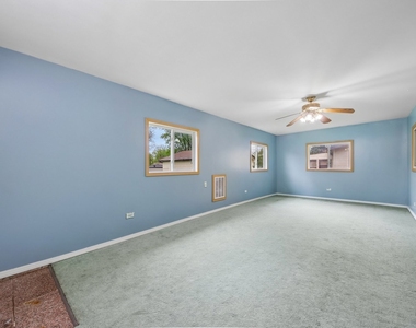 670 Lakeview Lane - Photo Thumbnail 15