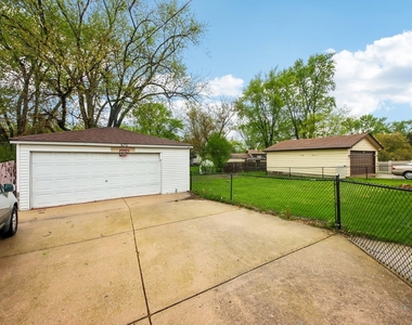 670 Lakeview Lane - Photo Thumbnail 34