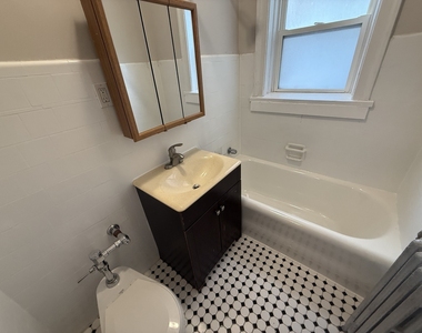 6748 N Ashland Avenue - Photo Thumbnail 10