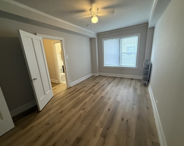 6748 N Ashland Avenue - Photo Thumbnail 8