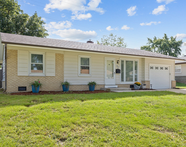 1031 Maple Lane - Photo Thumbnail 16