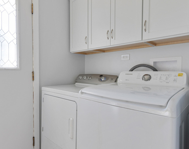 1031 Maple Lane - Photo Thumbnail 9
