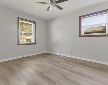 1031 Maple Lane - Photo Thumbnail 13