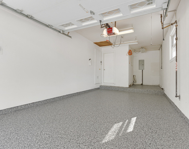 1031 Maple Lane - Photo Thumbnail 17