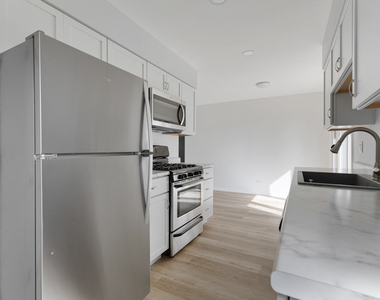 1031 Maple Lane - Photo Thumbnail 8
