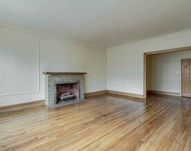 1350 E Hyde Park Boulevard - Photo Thumbnail 1