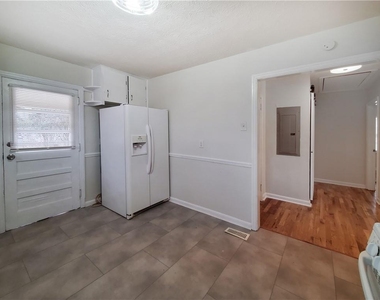 3018 Grand Avenue Sw - Photo Thumbnail 6