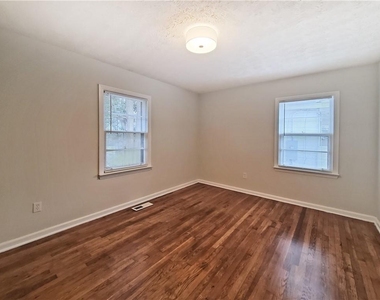 3018 Grand Avenue Sw - Photo Thumbnail 8