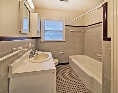 3018 Grand Avenue Sw - Photo Thumbnail 10