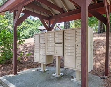915 Wentworth Court - Photo Thumbnail 23