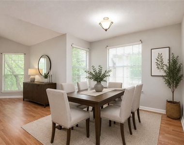 915 Wentworth Court - Photo Thumbnail 5