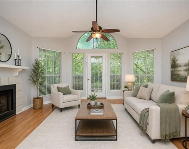 915 Wentworth Court - Photo Thumbnail 1