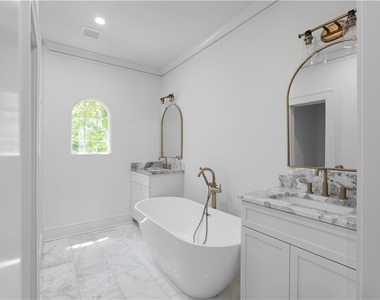 833 Martina Drive Ne - Photo Thumbnail 15