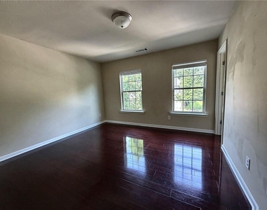 2573 Chimney Hill Place - Photo Thumbnail 10