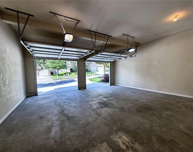 2573 Chimney Hill Place - Photo Thumbnail 19