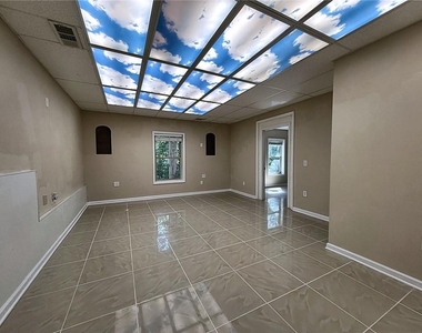 2573 Chimney Hill Place - Photo Thumbnail 18