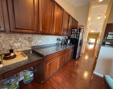 587 Saddlebrook Lane - Photo Thumbnail 6